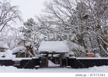 角館武家屋敷の雪化粧 角館武家屋敷の雪化粧 87572381