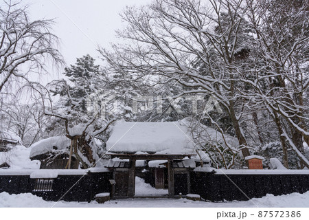 角館武家屋敷の雪化粧 角館武家屋敷の雪化粧 87572386