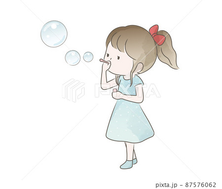 シャボン玉を吹く女の子の水彩風イラストのイラスト素材