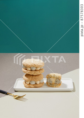 dacquoise dessert 87578303