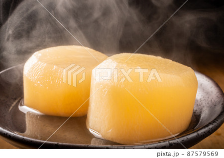 出汁で煮た大根 87579569