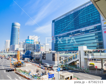 再開発が進む新横浜駅周辺 87582315