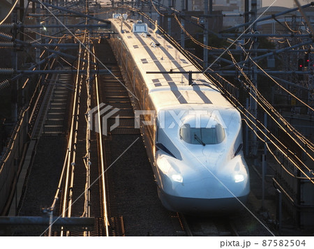 新幹線N700S　J25編成　夕方の本町跨線橋にて 87582504