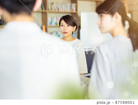 ビジネスシーン 87588001
