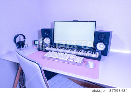 おしゃれなゲーミングデスク 87593484