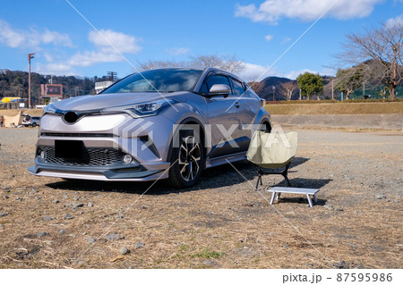 神奈川県愛川町の田代運動公園で車の横でデイキャンプ 87595986