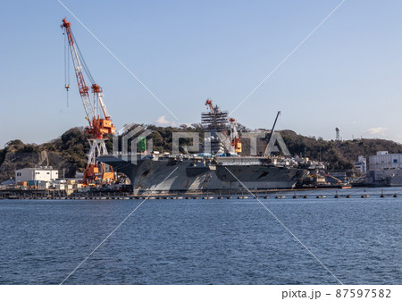 横須賀軍港巡り 米空母の写真素材