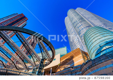 東京　港区六本木の都市風景　六本木ヒルズと六本木ヒルズアリーナ 87598160