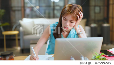 business crisis concept business crisis concept 87599285