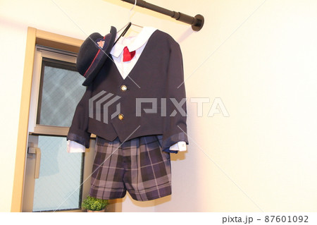 幼稚園の制服 87601092