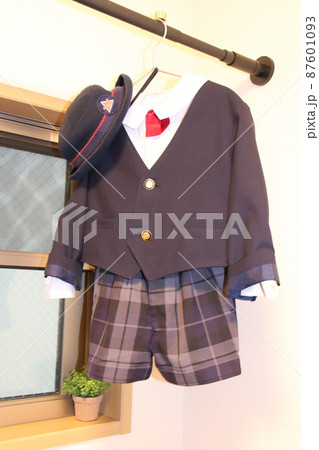 幼稚園の制服 87601093