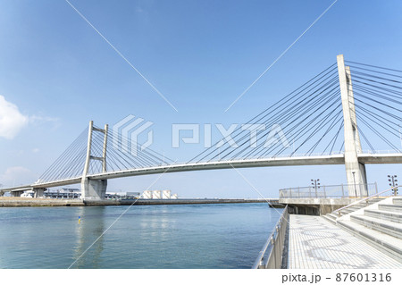 青空と松川浦大橋　福島県相馬市 87601316