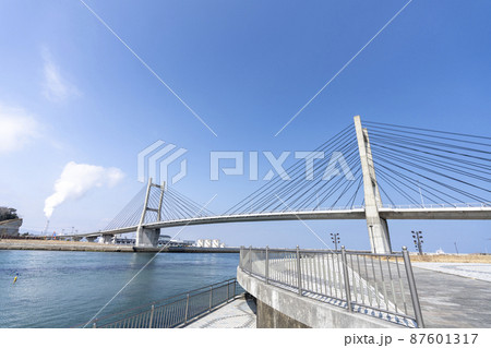 青空と松川浦大橋　福島県相馬市 87601317