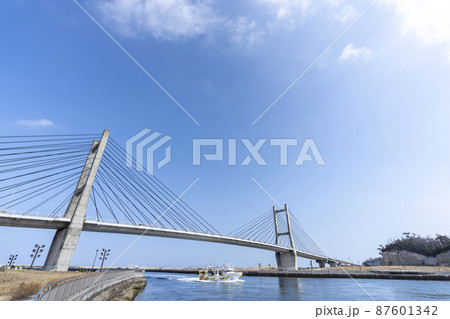 青空と松川浦大橋 福島県相馬市 青空と松川浦大橋 福島県相馬市 87601342