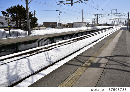 早春の北海道北斗市で道南いさりび鉄道渡島当別駅の風景を撮影 早春の北海道北斗市で道南いさりび鉄道渡島当別駅の風景を撮影 87603783