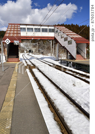 早春の北海道北斗市で道南いさりび鉄道渡島当別駅の風景を撮影 早春の北海道北斗市で道南いさりび鉄道渡島当別駅の風景を撮影 87603784