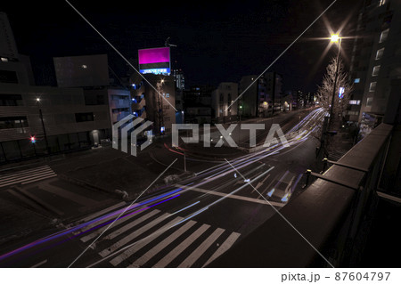 夜の玉川通りの交通渋滞　瀬田交差点周辺【交通イメージ】 87604797