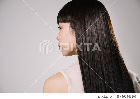 20代女性のヘアケア・ナチュラルビューティイメージ 20代女性のヘアケア・ナチュラルビューティイメージ 87606994