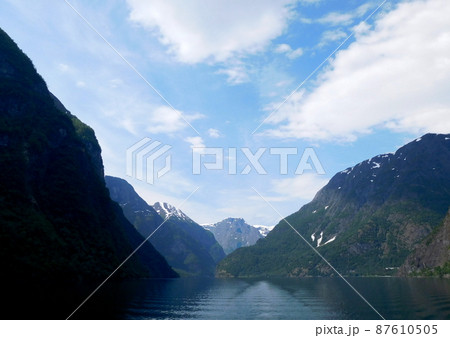 ノルウェー ネーロイフィヨルド  ノルウェー ネーロイフィヨルド  87610505