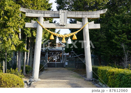 豊原北島神社の鳥居と参道2　岡山県瀬戸内市 87612060