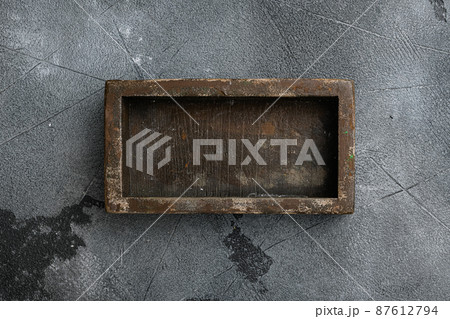 Empty wooden box with copy space for text or food, top view flat lay , on gray stone table background Empty wooden box with copy space for text or food, top view flat lay , on gray stone table background 87612794