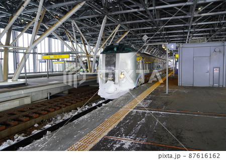 特急カムイ・789系電車・旭川駅 87616162
