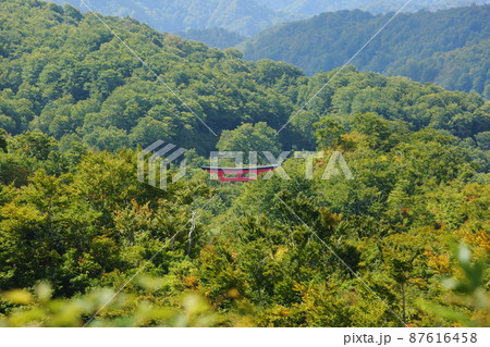 湯殿山から見た山並み 湯殿山から見た山並み 87616458