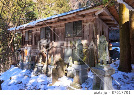 滝沢の不動滝　不動大滝　群馬県指定名勝　赤城山　爆布　滝　氷瀑 87617701