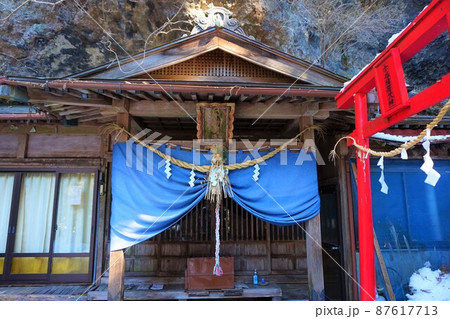 赤城山　瀧澤不動尊　鳥居　赤城稲荷大神　滝沢の不動滝　不動大滝　群馬県指定名勝　爆布　滝　氷瀑 87617713
