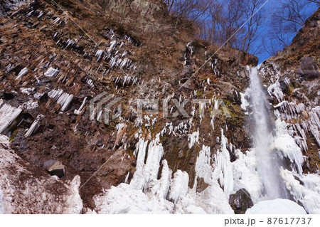 滝沢の不動滝　不動大滝　群馬県指定名勝　赤城山　爆布　滝　氷瀑 87617737