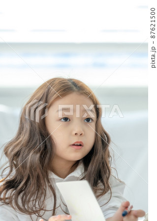 女の子 女性 女 87621500