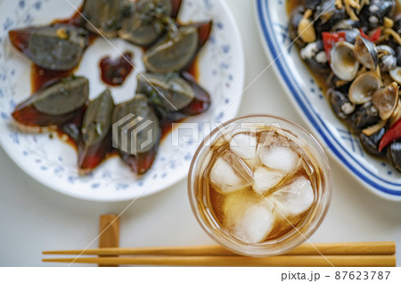 中華料理前菜ピータンとしじみの醤油漬けには紹興酒 87623787