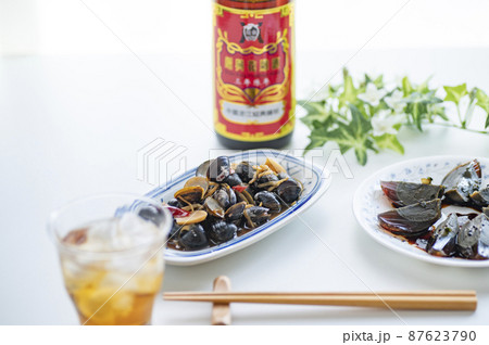 中華料理前菜ピータンとしじみの醤油漬けには紹興酒 87623790