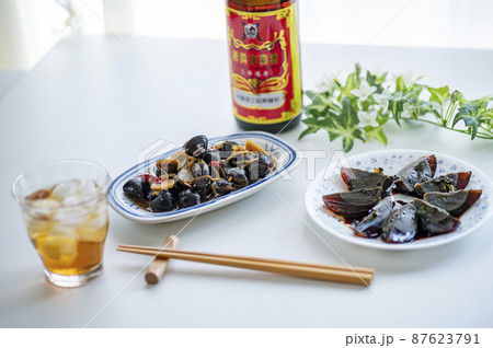 中華料理前菜ピータンとしじみの醤油漬けには紹興酒 中華料理前菜ピータンとしじみの醤油漬けには紹興酒 87623791