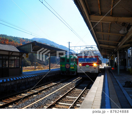 信州を快走する風っこ 87624888