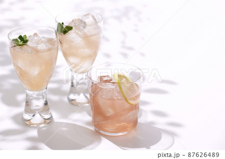 夏 冷たい飲み物 夏 冷たい飲み物 87626489