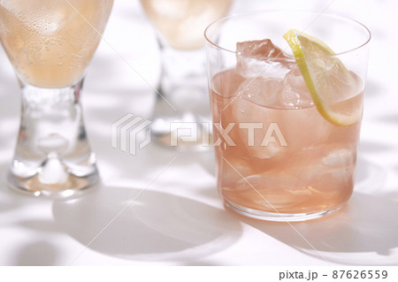 夏 冷たい飲み物 の写真素材
