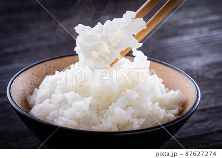 炊きたてのごはん 87627274