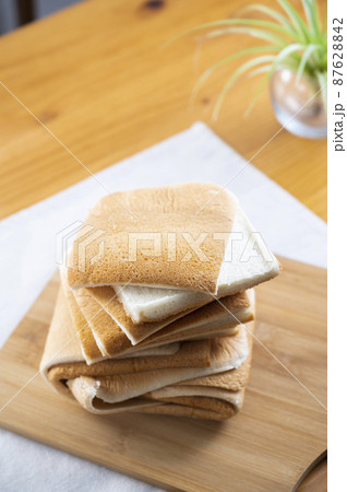 食パンの耳 87628842