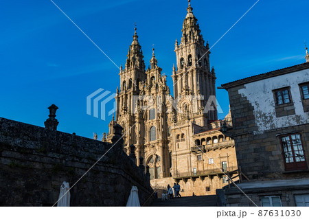 サンティアゴ・デ・コンポステーラ大聖堂　カミーノ 87631030
