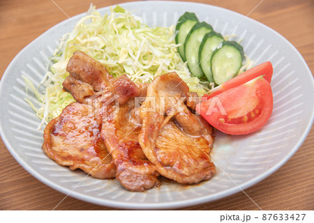 手作りの豚肉生姜焼き 87633427