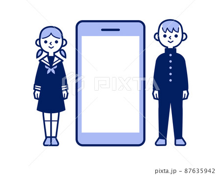 中高生　制服姿の男女　全身で立つ　日本人　スマホ 87635942