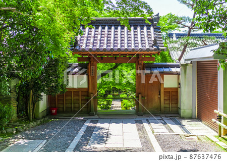 【京都の歴史風景】龍安寺境内の西源院 87637476