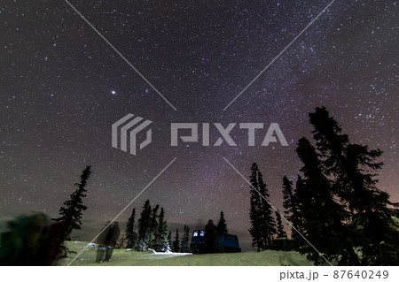 アラスカ　フェアバンクスの星空 87640249
