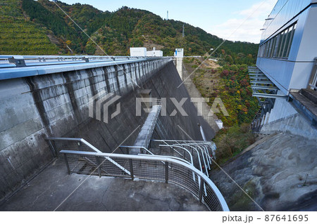 神奈川県 フーチング階段からの宮ヶ瀬ダム 神奈川県 フーチング階段からの宮ヶ瀬ダム 87641695