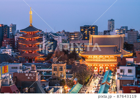 日本の東京都市景観 浅草寺などを望む(夜景)=3月11日 日本の東京都市景観 浅草寺などを望む(夜景)=3月11日 87643119