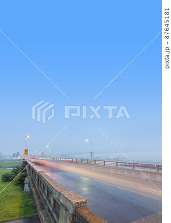 関戸橋 せきどばし 多摩川 自動車 夜景 ヘッドライト 関戸橋 せきどばし 多摩川 自動車 夜景 ヘッドライト 87645181