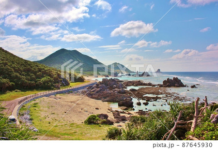 伊平屋島 無蔵水を望む 伊平屋島 無蔵水を望む 87645930