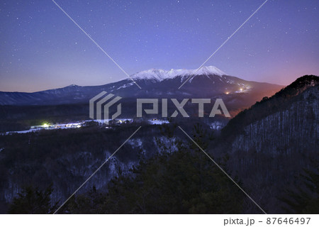 未明の御嶽山 87646497