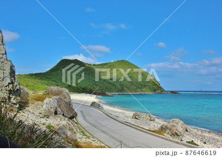 伊平屋島 クバ山とクマヤ海岸 伊平屋島 クバ山とクマヤ海岸 87646619